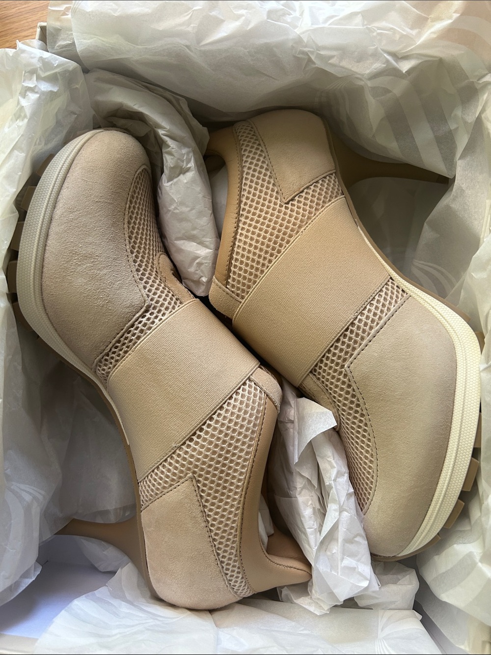 NWT Sneex 'The Icon' Sand Sneakers Box - Size 9 (US) with box and dust bags - Picture 2 of 13